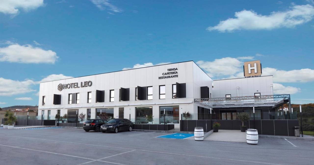 Hotel Leo مونيستيرايو المظهر الخارجي الصورة