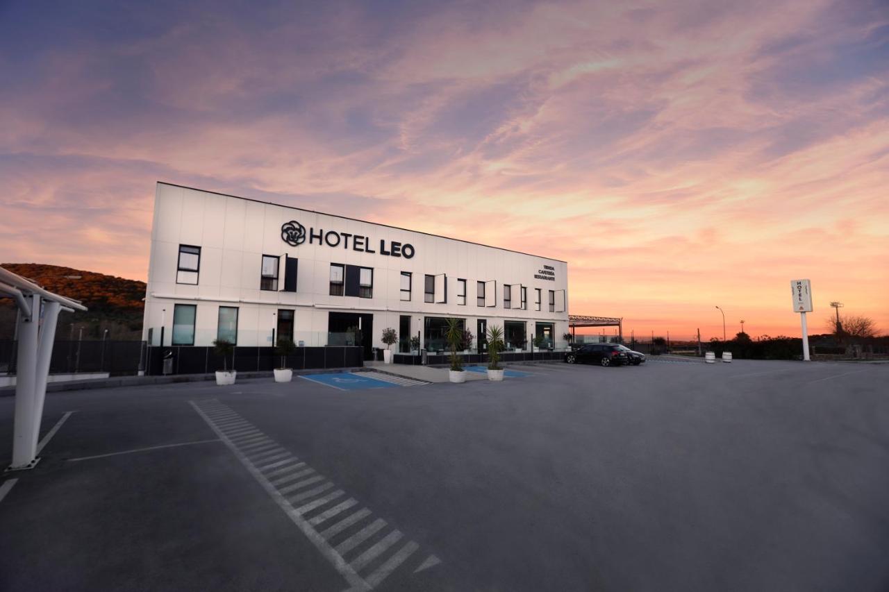Hotel Leo مونيستيرايو المظهر الخارجي الصورة