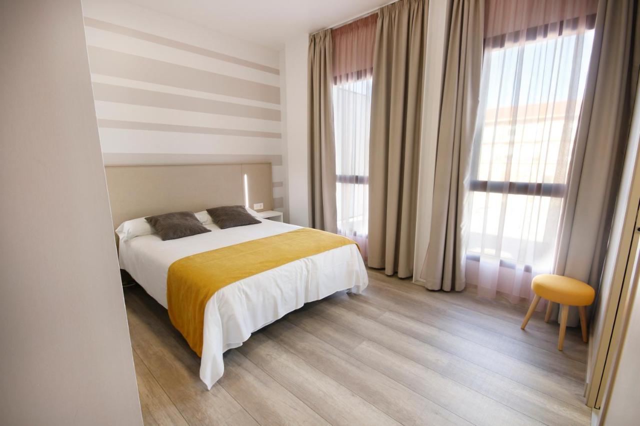 Hotel Leo مونيستيرايو المظهر الخارجي الصورة