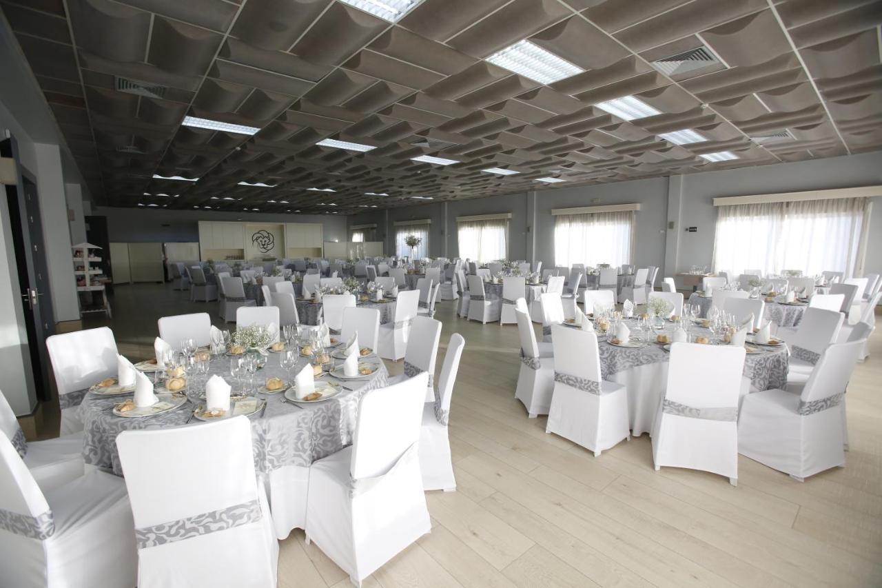 Hotel Leo مونيستيرايو المظهر الخارجي الصورة