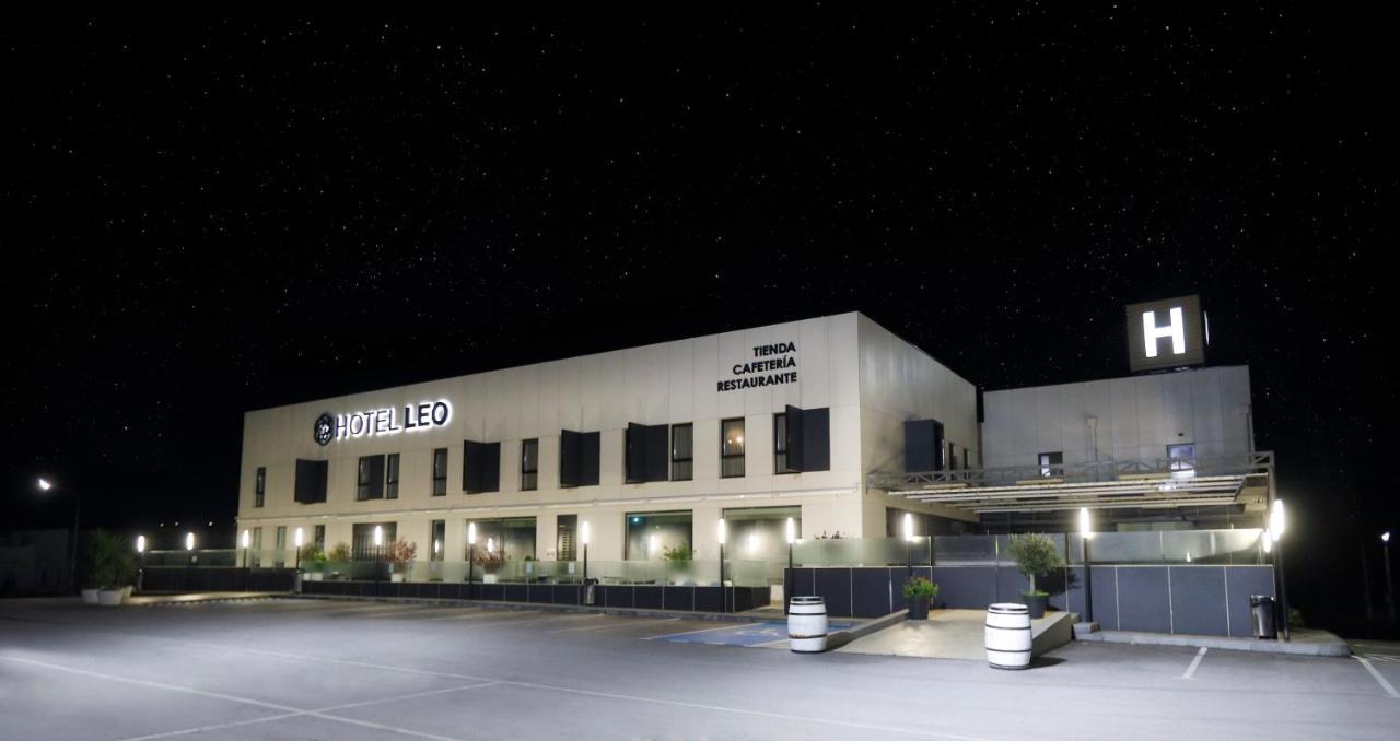 Hotel Leo مونيستيرايو المظهر الخارجي الصورة