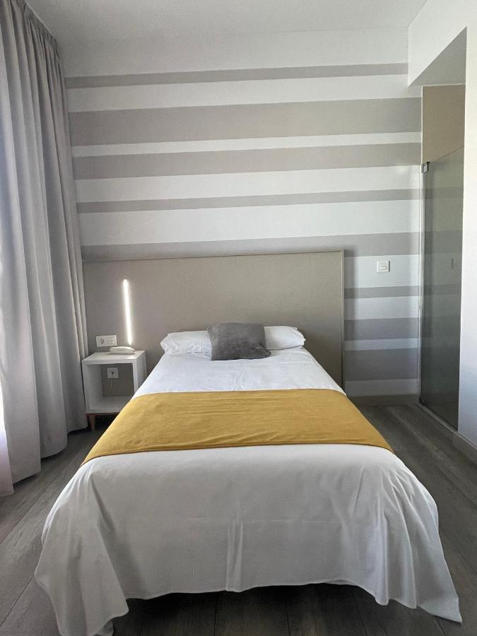 Hotel Leo مونيستيرايو المظهر الخارجي الصورة